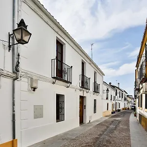 Oyo Urban Vida Alcazar 公寓